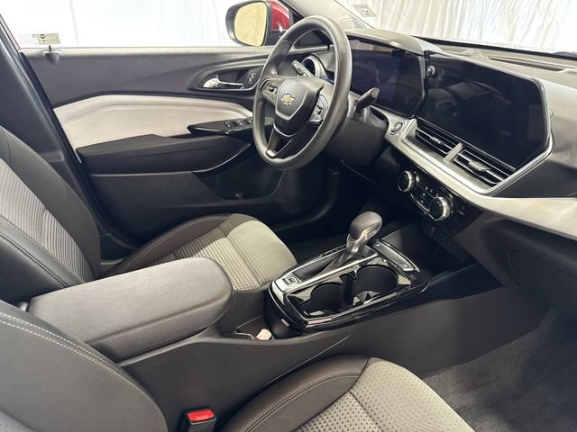 Certified 2024 Chevrolet Trax LT FWD image 26