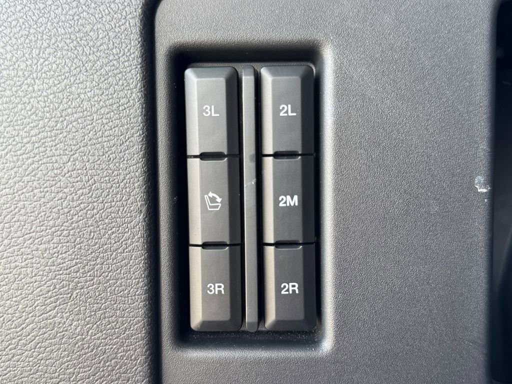 Used 2023 Ford Expedition Limited AWD/4WD image 37
