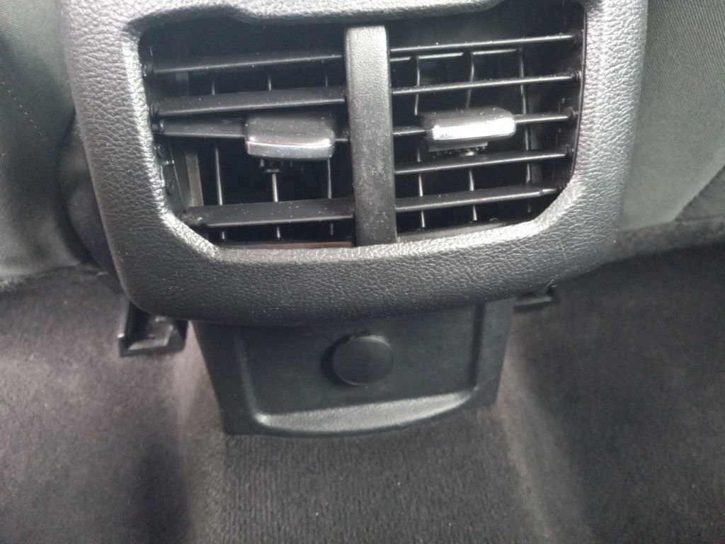 Used 2020 Ford Fusion SE FWD image 22