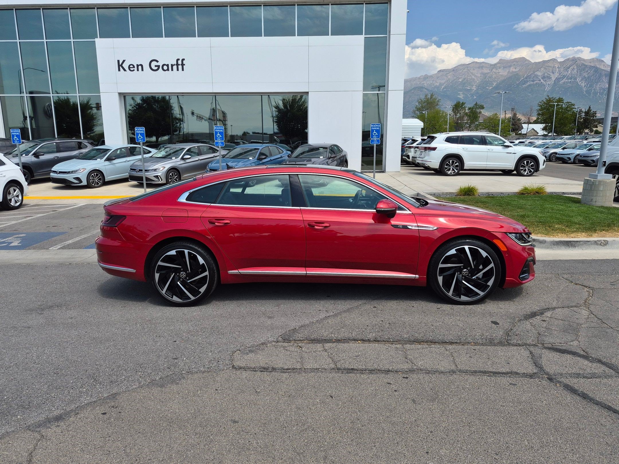 Used 2023 Volkswagen Arteon SEL Premium AWD/4WD image 2