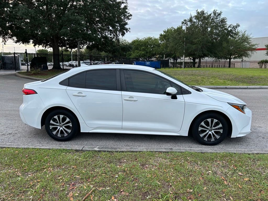 Used 2022 Toyota Corolla LE FWD image 6