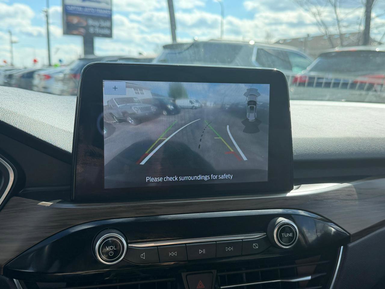 Used 2020 Ford Escape Titanium image 14