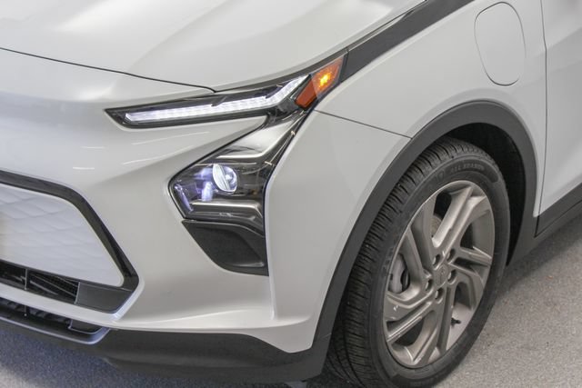 Used 2023 Chevrolet Bolt LT w/ Driver Confidence Package FWD image 5