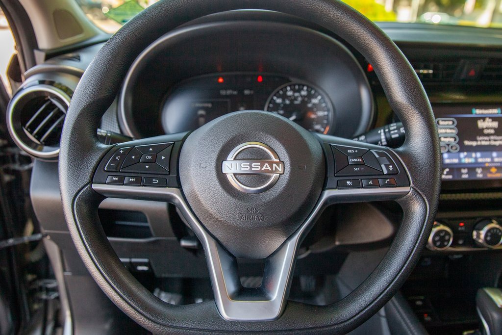 Used 2023 Nissan Kicks SV image 16