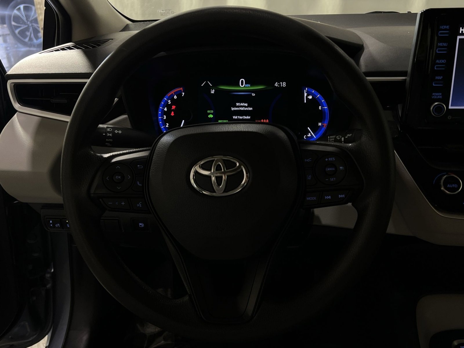 Used 2022 Toyota Corolla LE FWD image 39