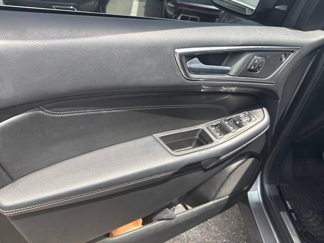Used 2022 Ford Edge Titanium w/ Equipment Group 301A AWD/4WD image 17