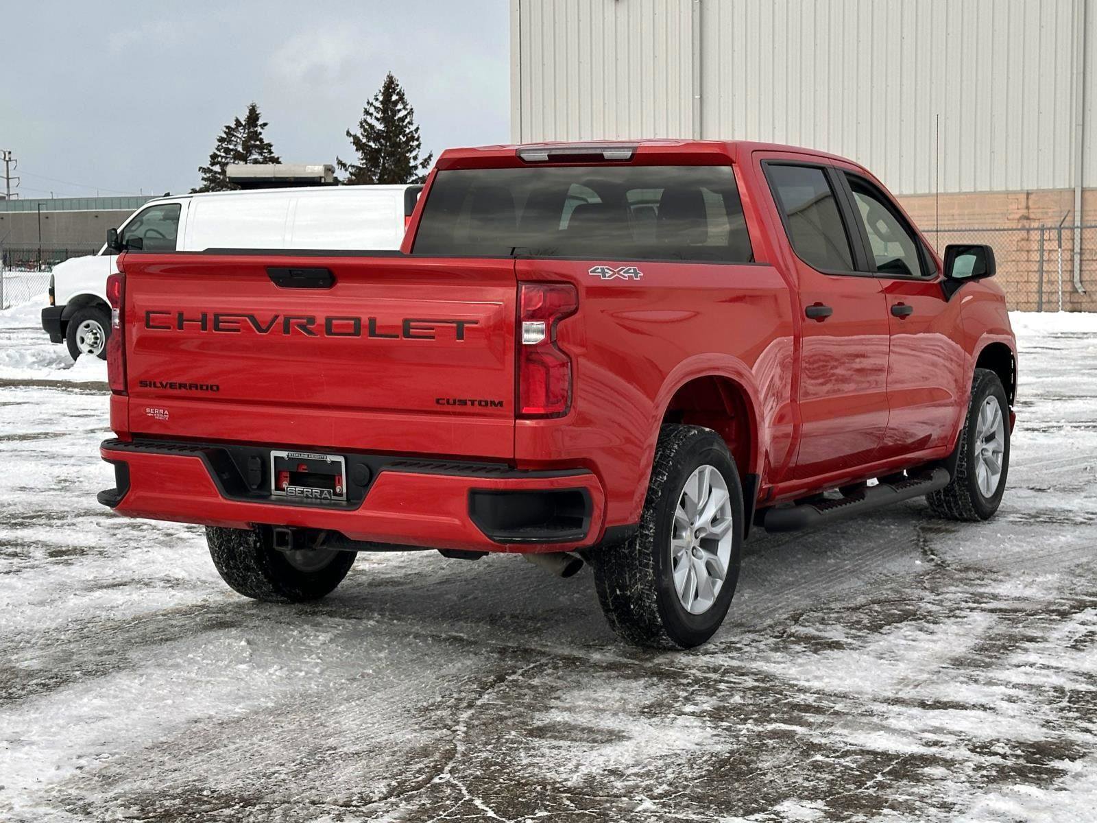 Used 2021 Chevrolet Silverado 1500 Custom w/ LPO, Dark Essentials Package image 5