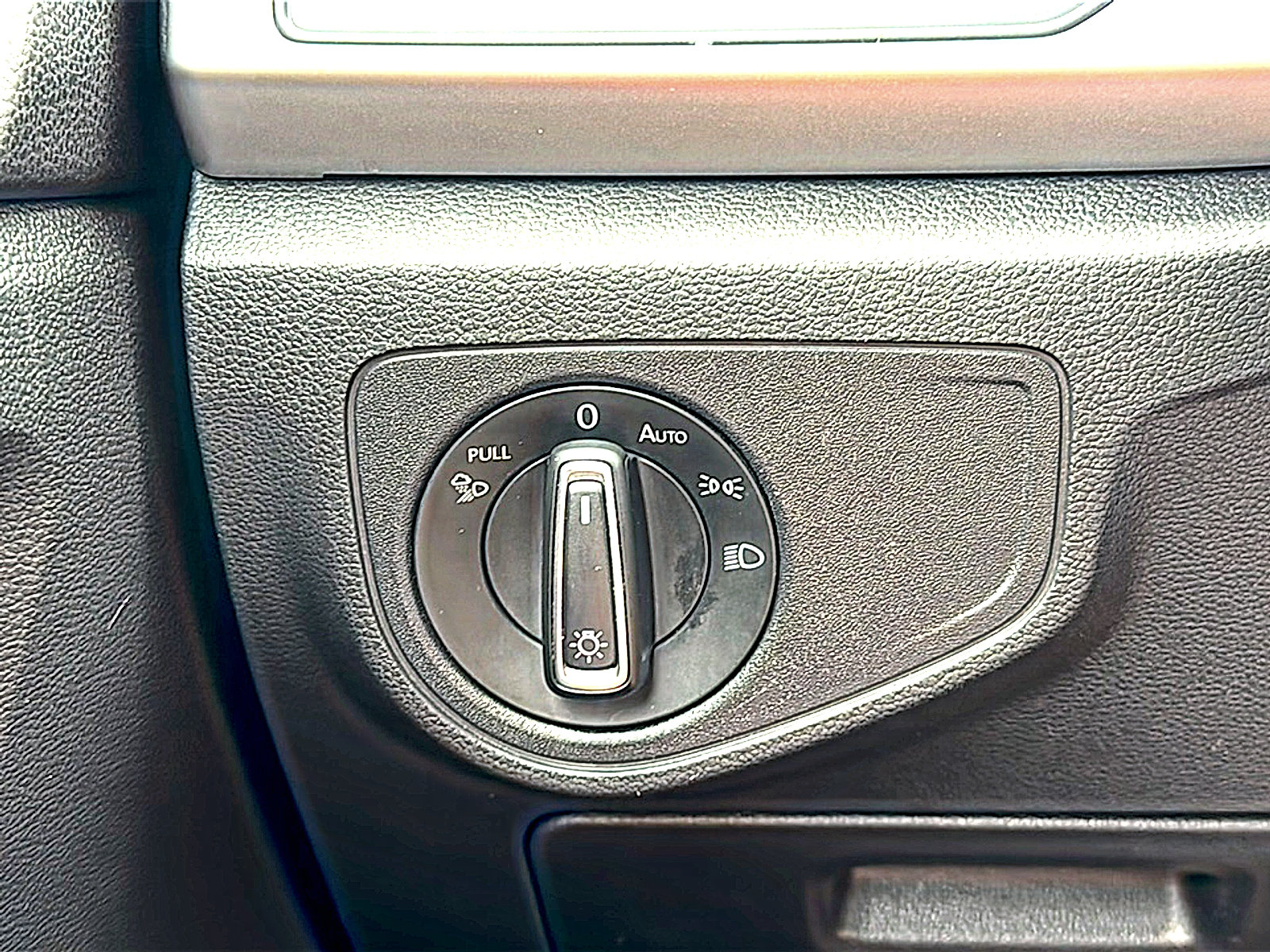 Used 2021 Volkswagen Atlas Cross Sport S FWD image 35