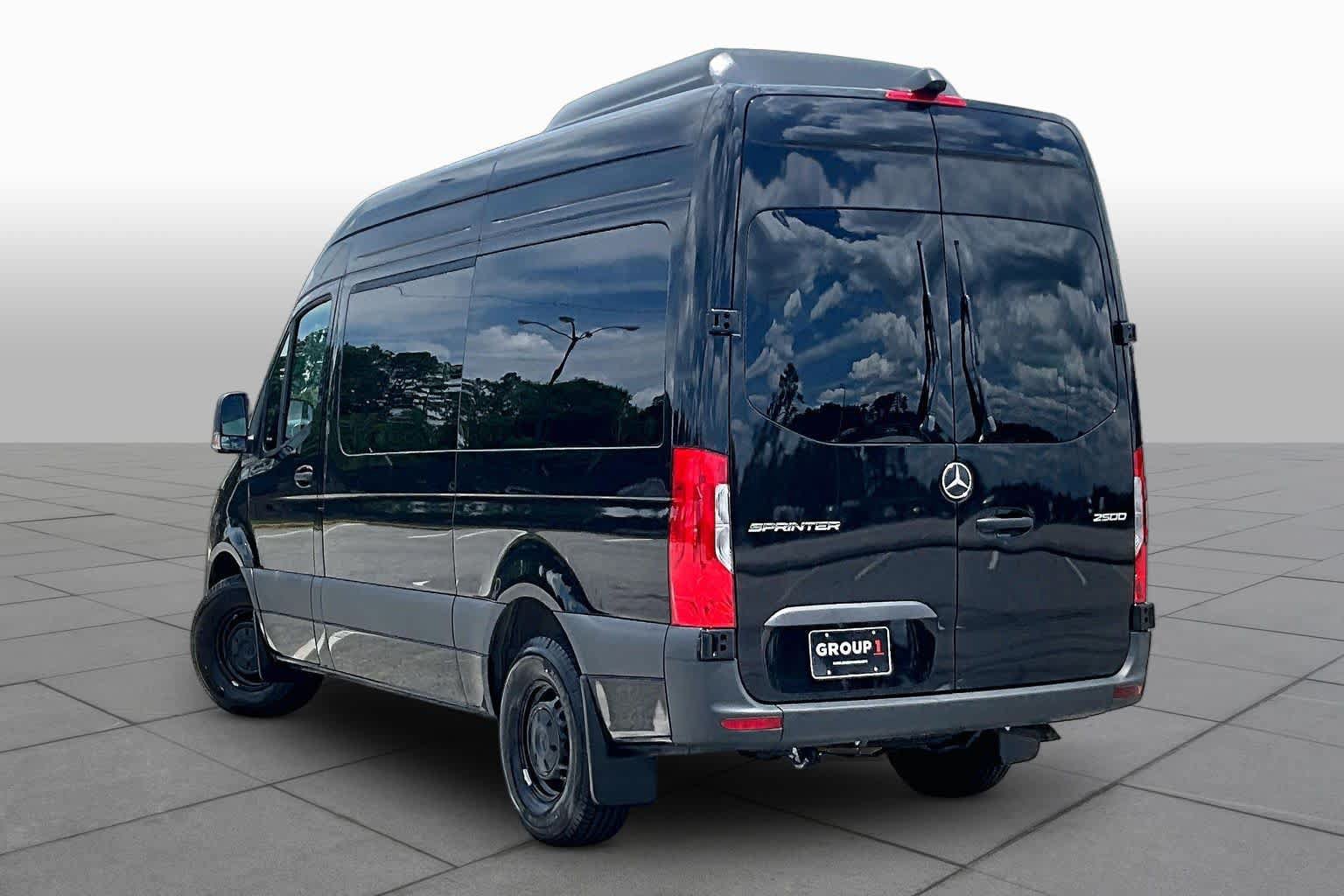 Used 2025 Mercedes-Benz Sprinter 2500 image 24