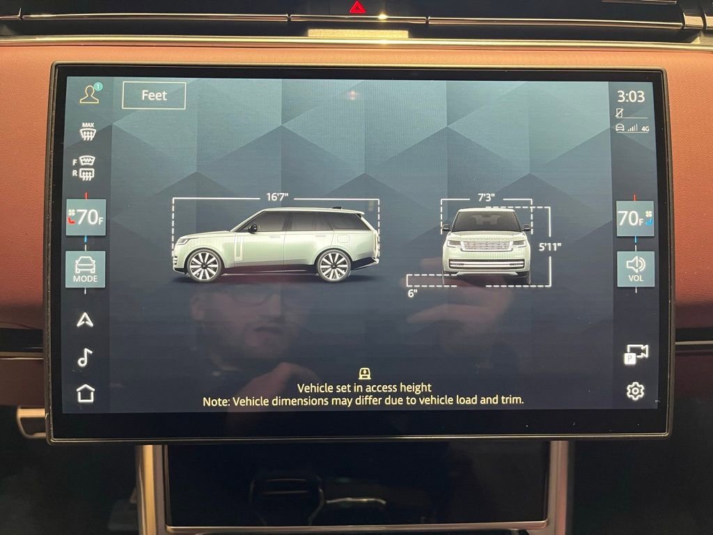 Used 2025 Land Rover Range Rover SE image 60