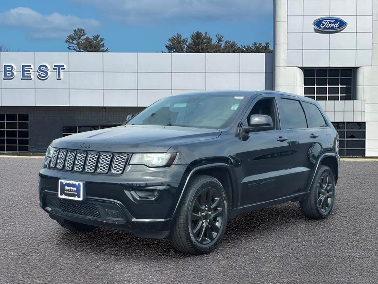 Used 2017 Jeep Grand Cherokee Altitude AWD/4WD image 1