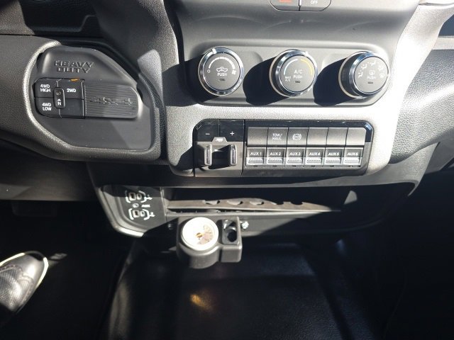 Used 2024 RAM 2500 Tradesman w/ Chrome Appearance Group image 23