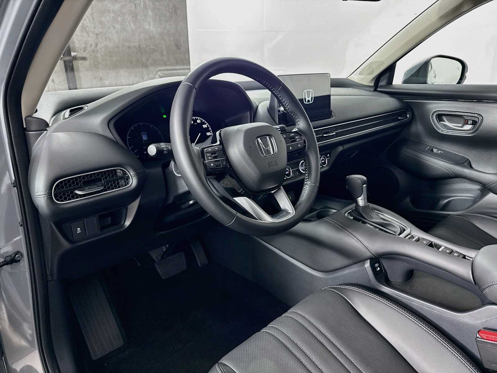 Used 2027 Honda HR-V EX-L image 9