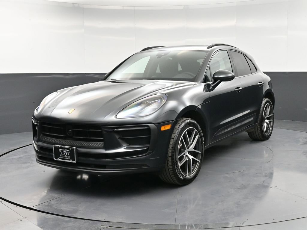 Certified 2025 Porsche Macan image 6