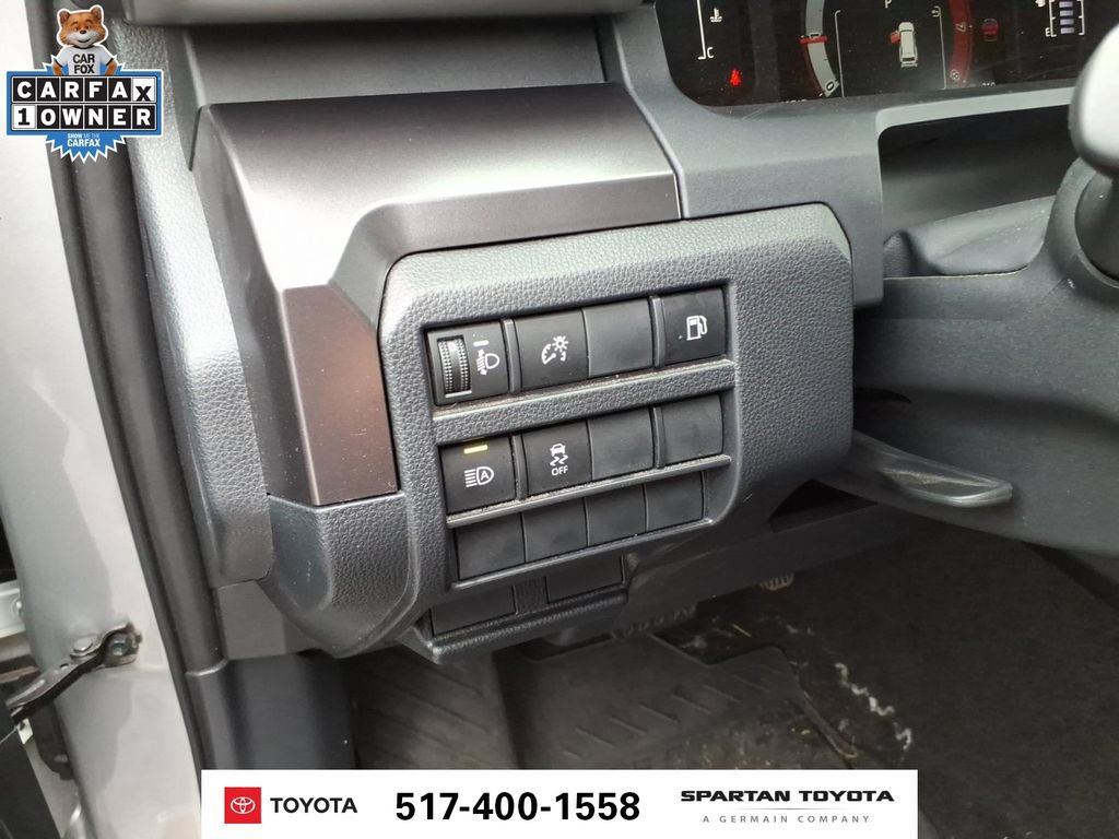 Used 2025 Toyota 4Runner SR5 AWD/4WD image 16