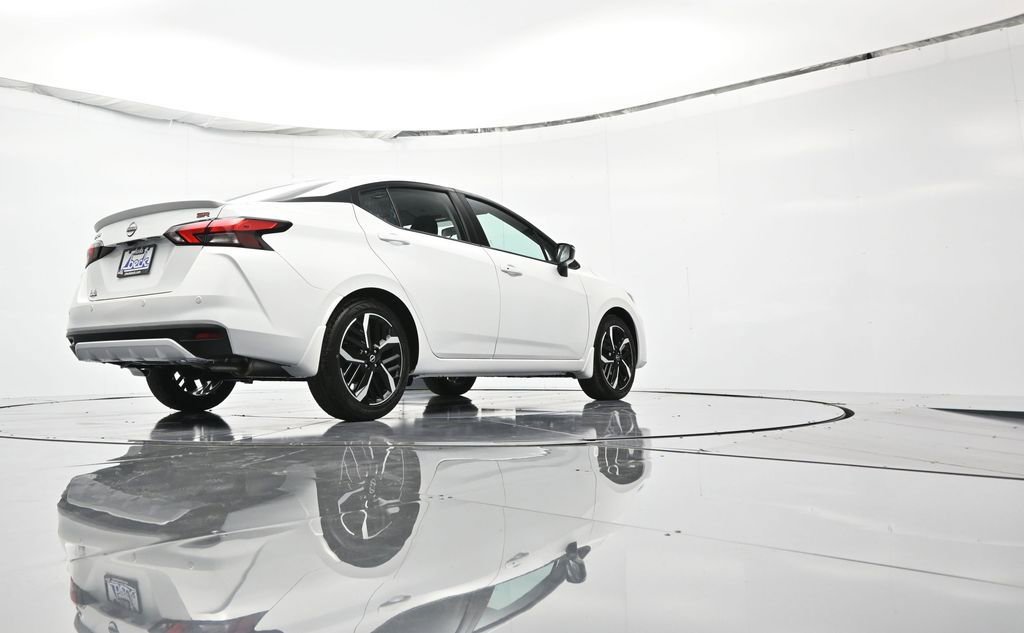 New 2025 Nissan Versa SR w/ Trunk Package FWD image 45