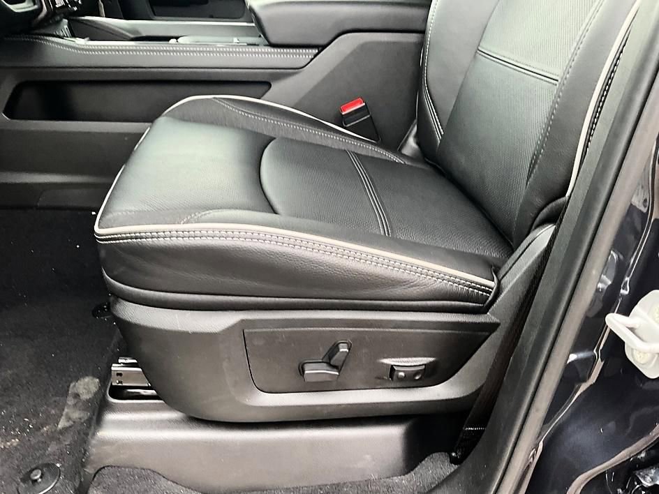 New 2026 RAM 3500 Limited image 15