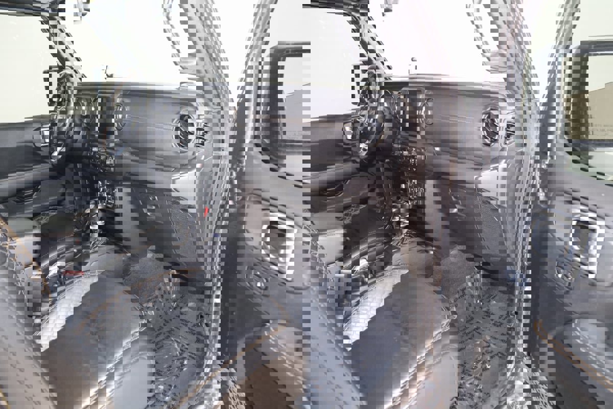 Used 2021 Jeep Gladiator Overland image 39