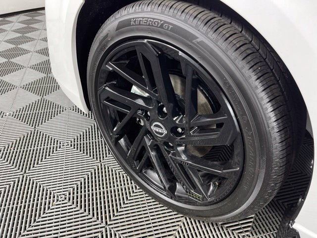 New 2027 Nissan Sentra SR w/ SR Premium Package FWD image 13