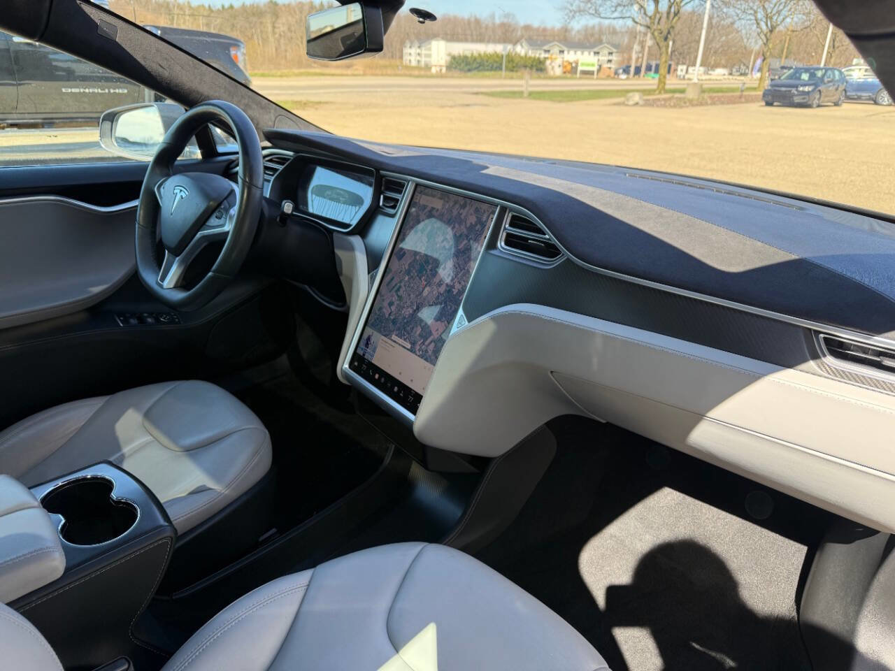 Used 2015 Tesla Model S 85D image 28