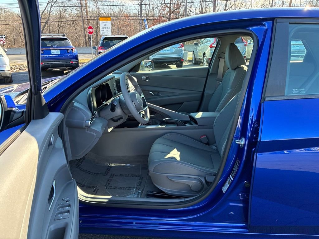 Used 2023 Hyundai Elantra SEL image 22