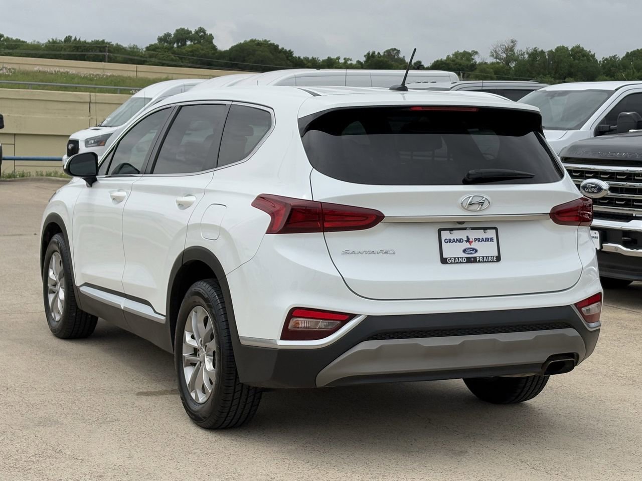Used 2019 Hyundai Santa Fe SE image 5