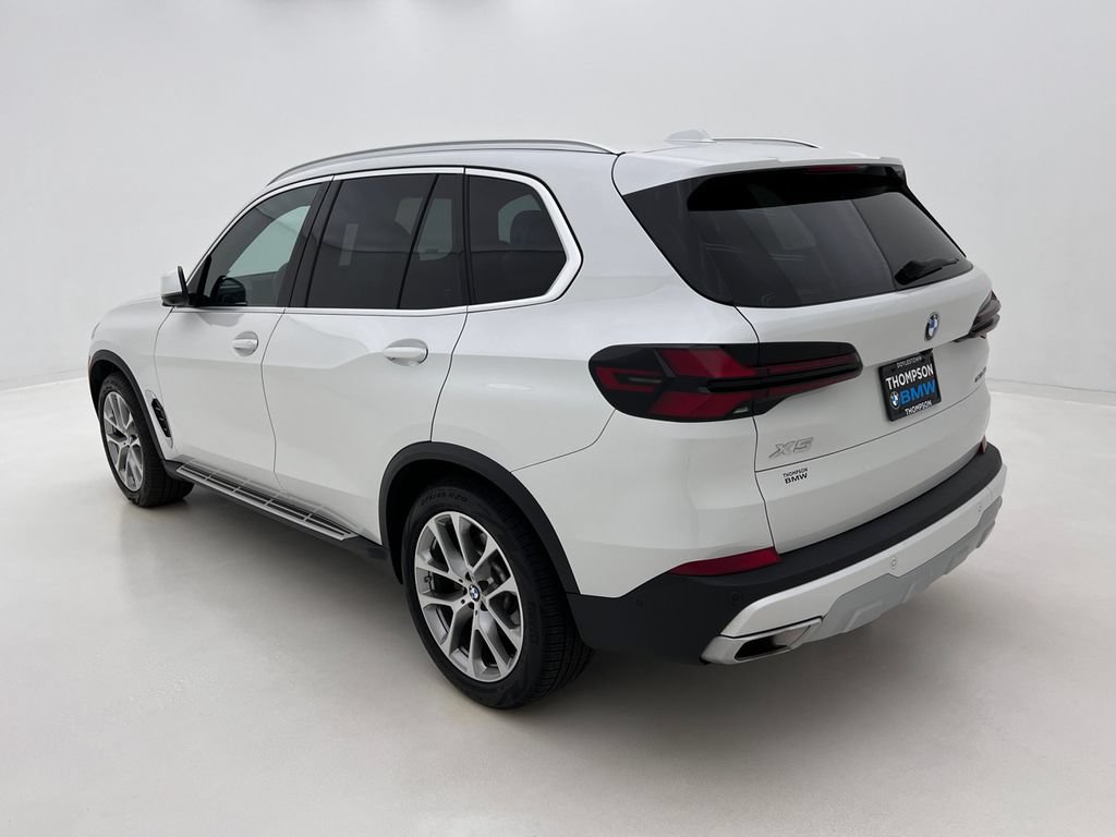 Used 2024 BMW X5 xDrive40i w/ Premium Package AWD/4WD image 9