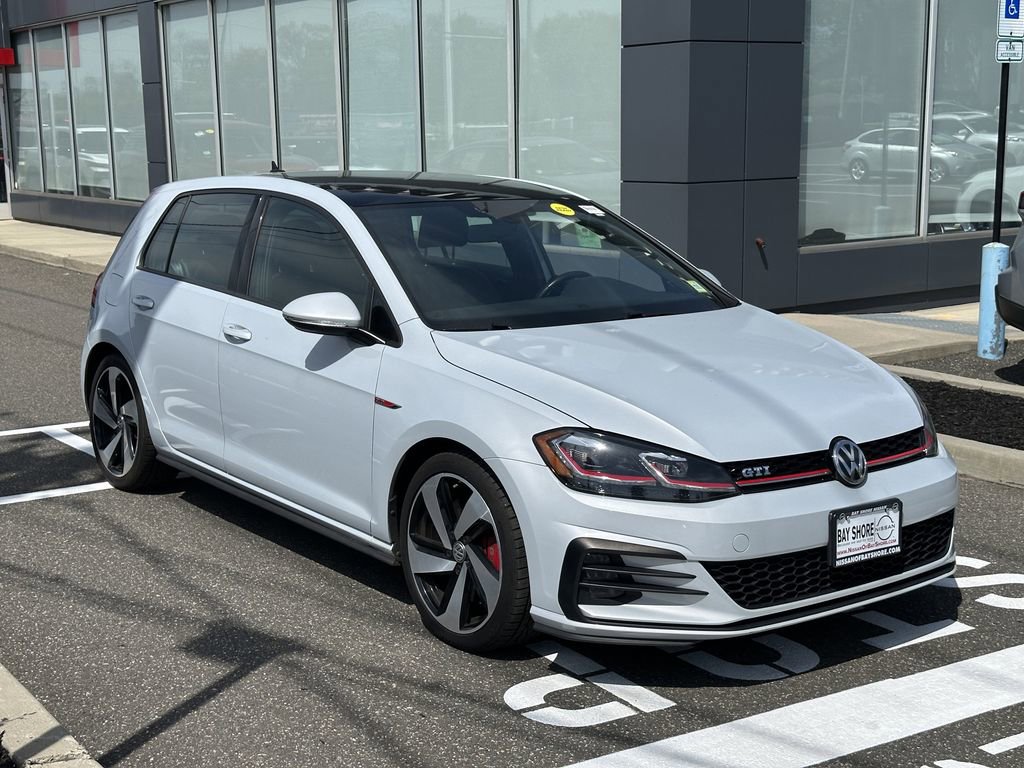 Used 2018 Volkswagen GTI SE FWD image 2