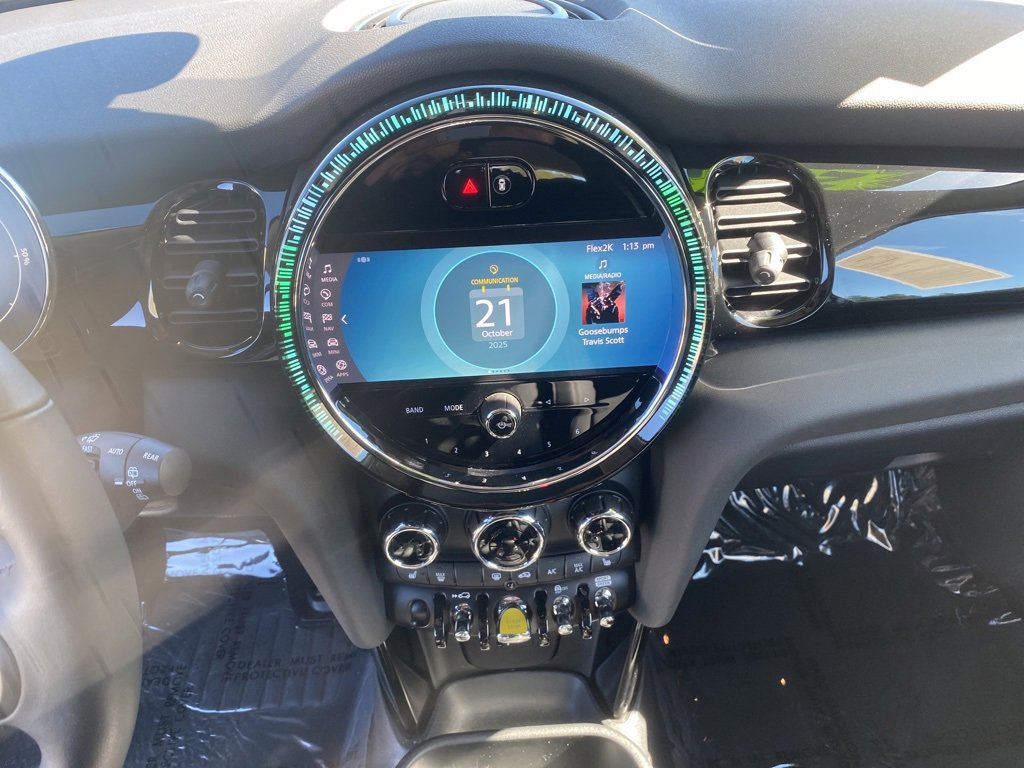 Certified 2024 MINI Cooper SE image 13