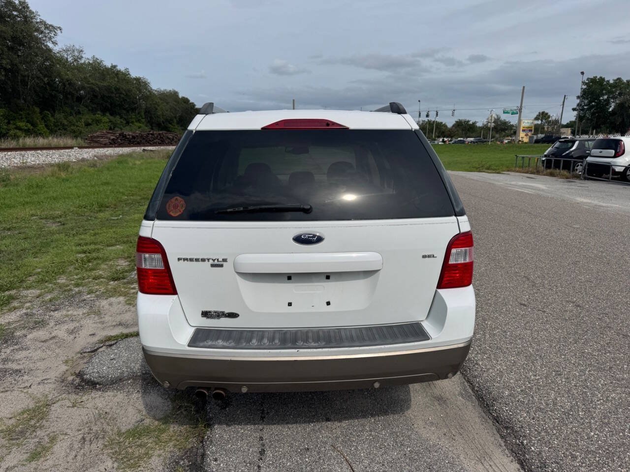 Used 2005 Ford Freestyle SEL AWD/4WD image 6