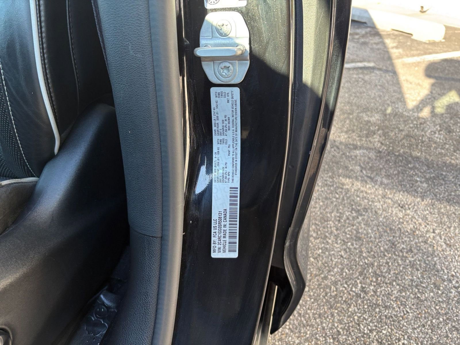Used 2025 Chrysler Pacifica Limited image 34