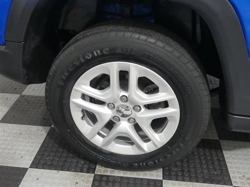 Used 2019 Jeep Compass Sport w/ Cold Weather Group image 16