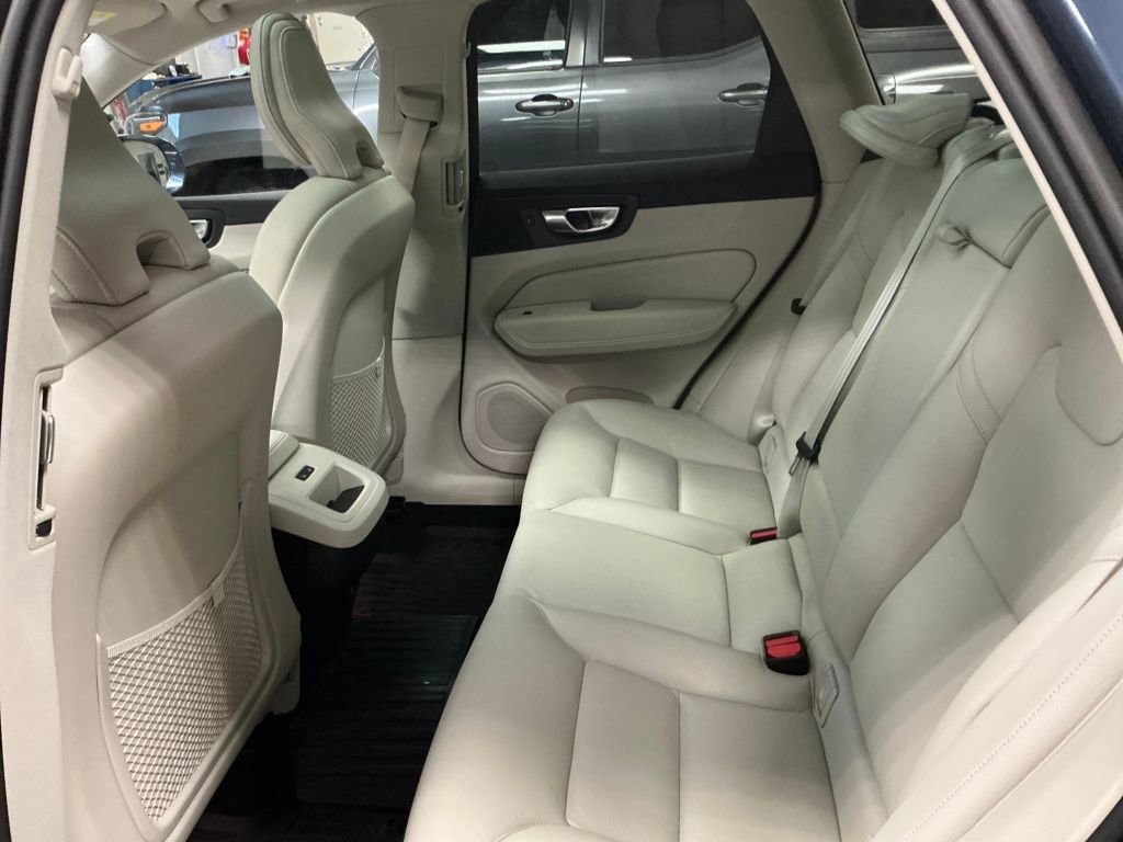 Used 2023 Volvo XC60 B5 Plus w/ Climate Package image 27