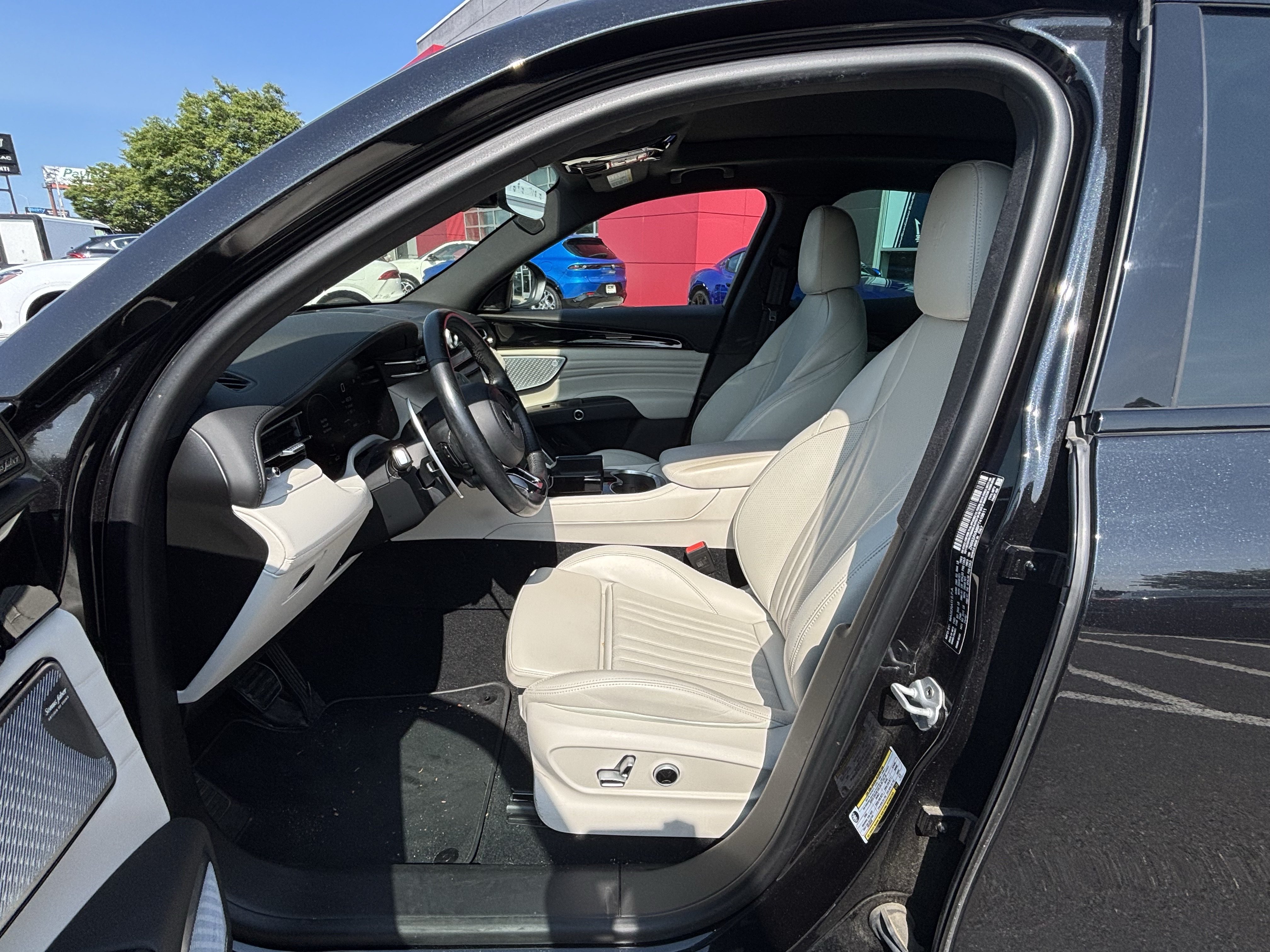 Used 2023 Maserati Grecale Folgore AWD/4WD image 28