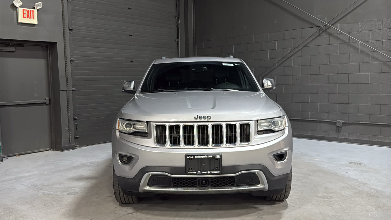 Used 2014 Jeep Grand Cherokee Limited w/ Luxury Group II AWD/4WD image 2