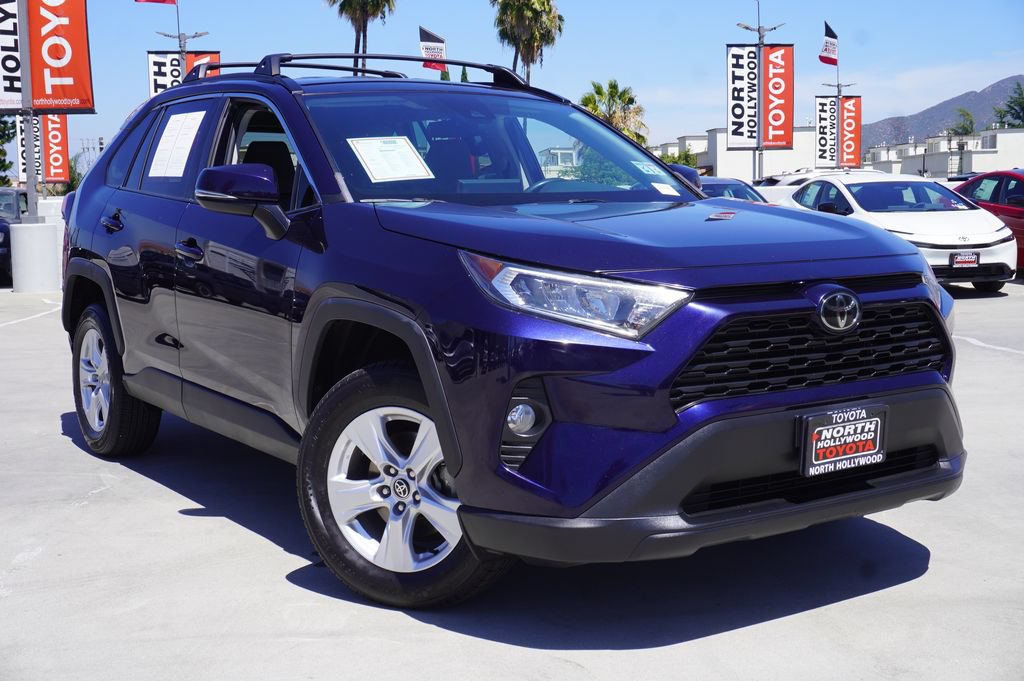 Used 2021 Toyota RAV4 XLE FWD image 2