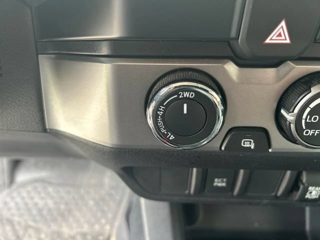 Used 2019 Toyota Tacoma SR5 AWD/4WD image 23