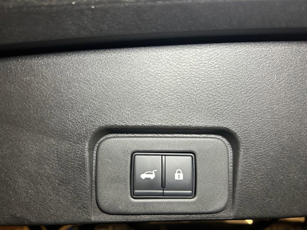 Used 2026 Nissan Rogue SV AWD/4WD image 21