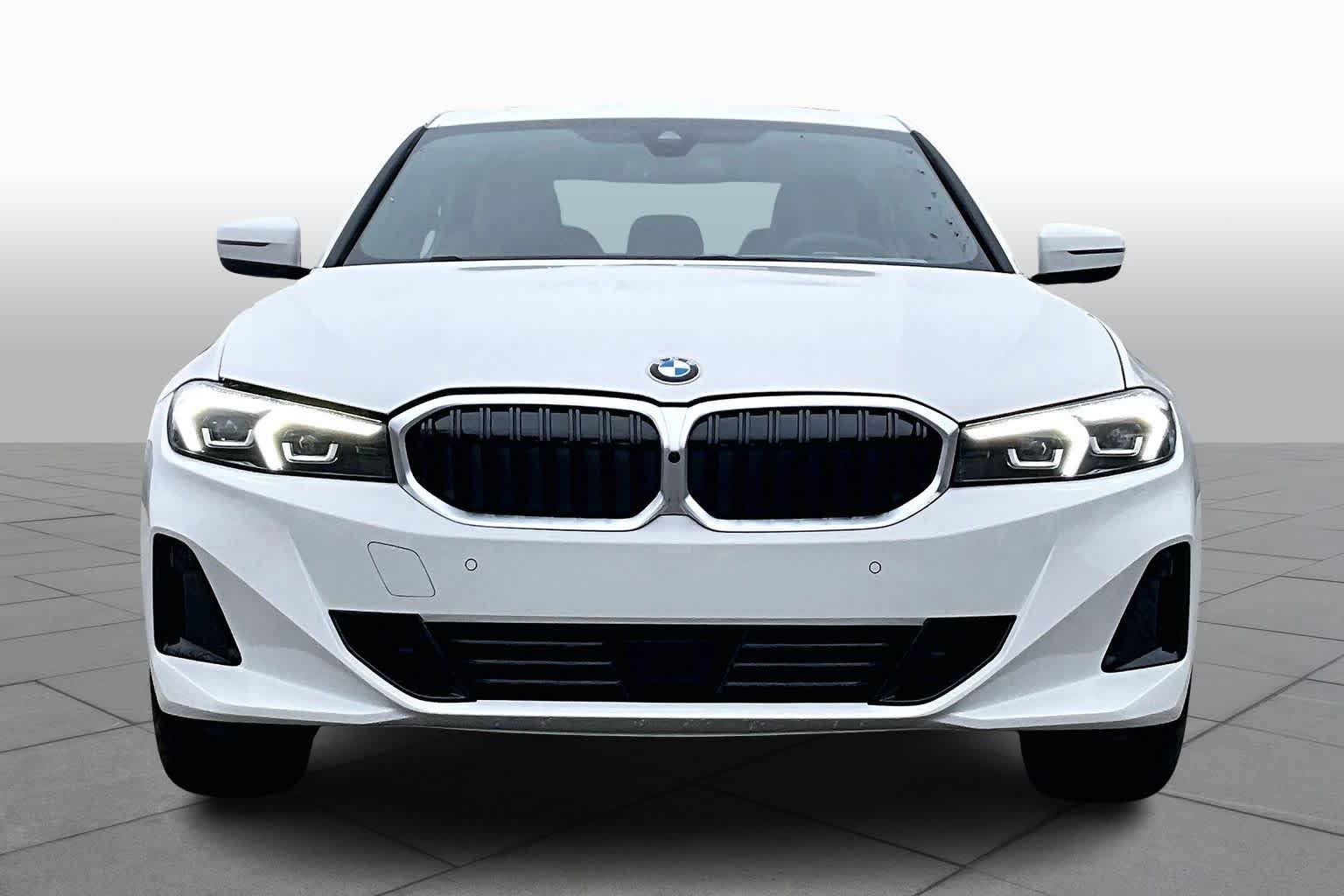 Used 2026 BMW 330i xDrive Sedan w/ Convenience Package AWD/4WD image 3