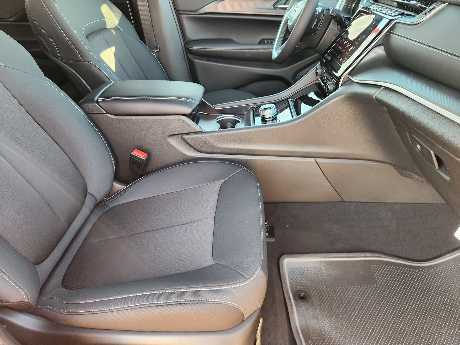 New 2026 Jeep Grand Cherokee Laredo RWD image 13