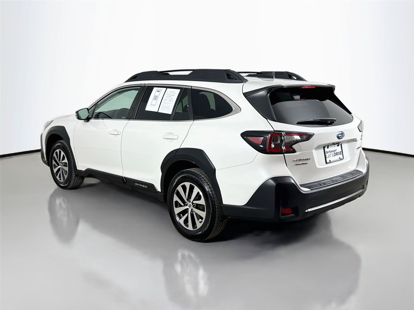 Used 2023 Subaru Outback Premium AWD/4WD image 7