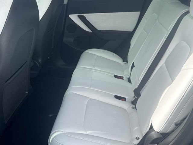 Used 2022 Tesla Model Y Performance image 22