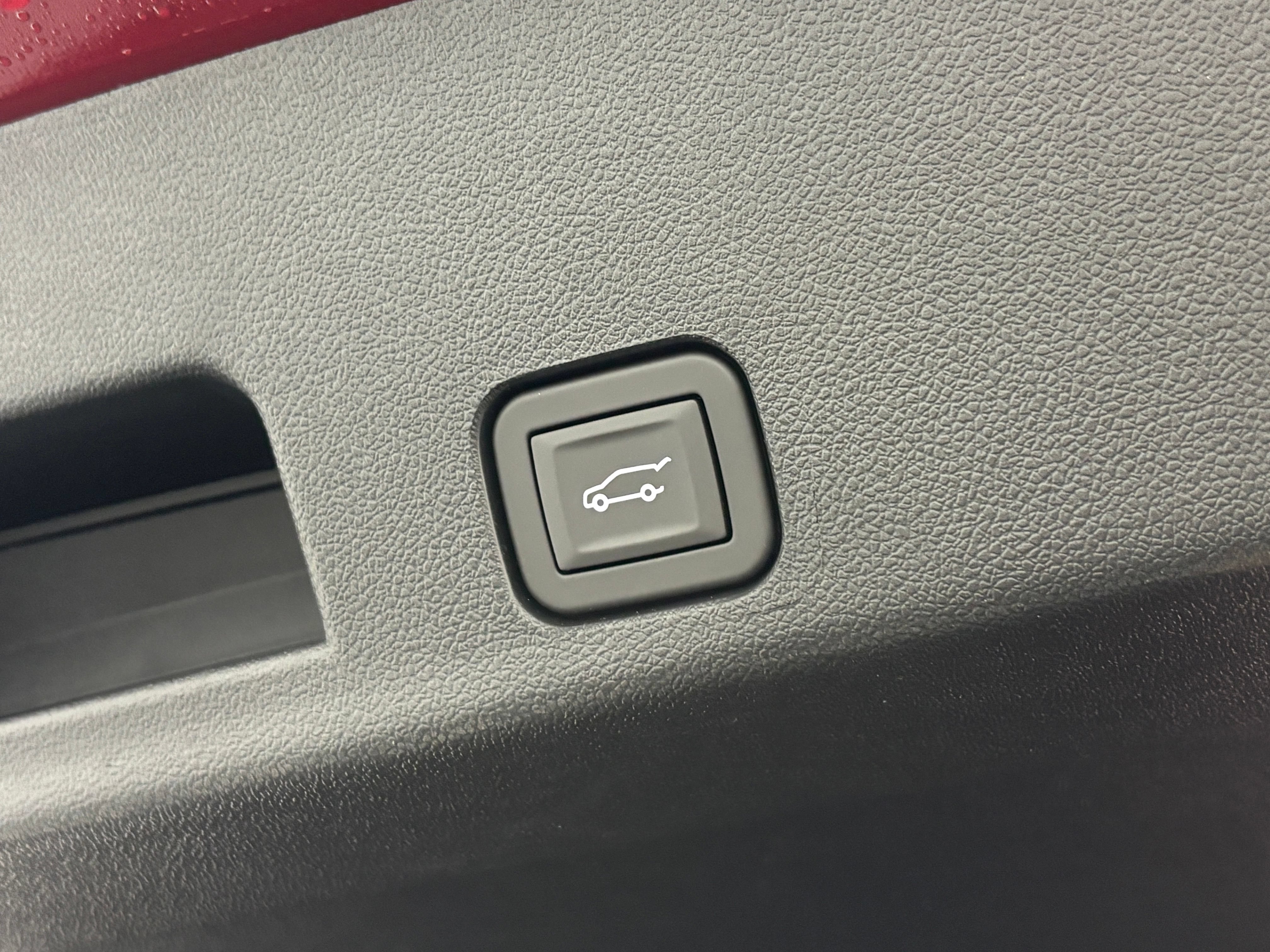 New 2027 GMC Acadia Denali Ultimate w/ LPO, Floor Liner Package AWD/4WD image 15