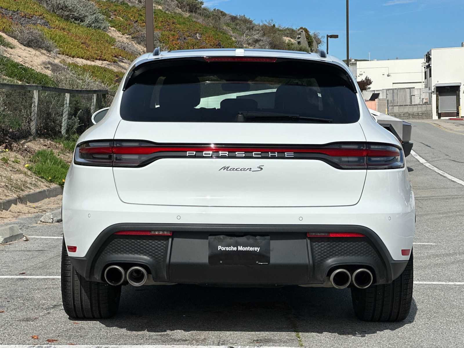 Certified 2025 Porsche Macan S image 8