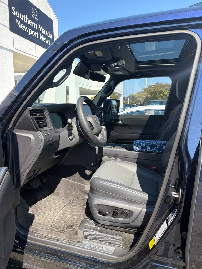 Used 2025 Lexus GX 550 w/ Accessory Package (2T) AWD/4WD image 9