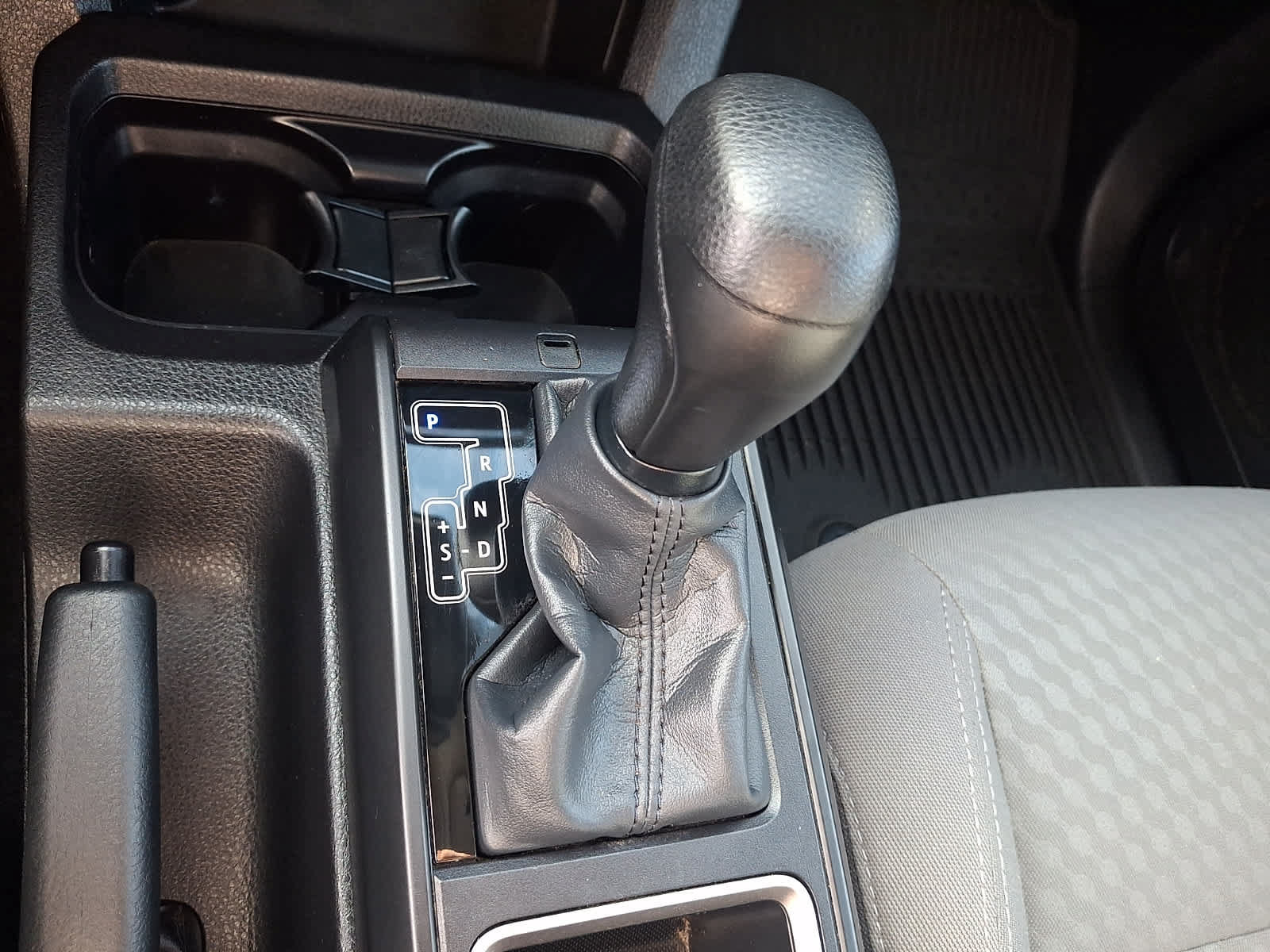 Certified 2022 Toyota Tacoma SR AWD/4WD image 16
