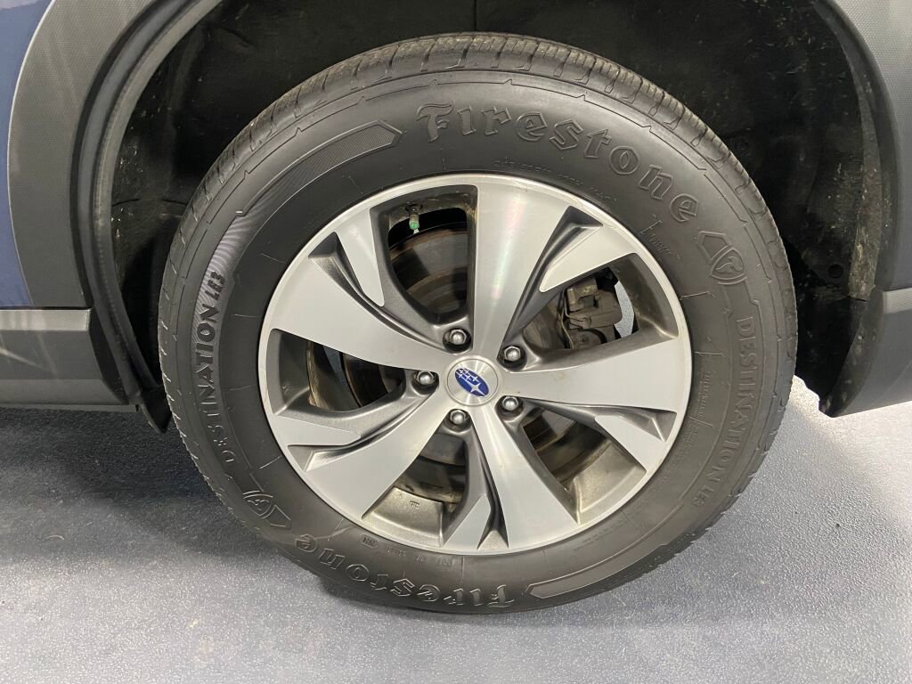 Used 2023 Subaru Ascent Premium w/ Convenience Package image 17