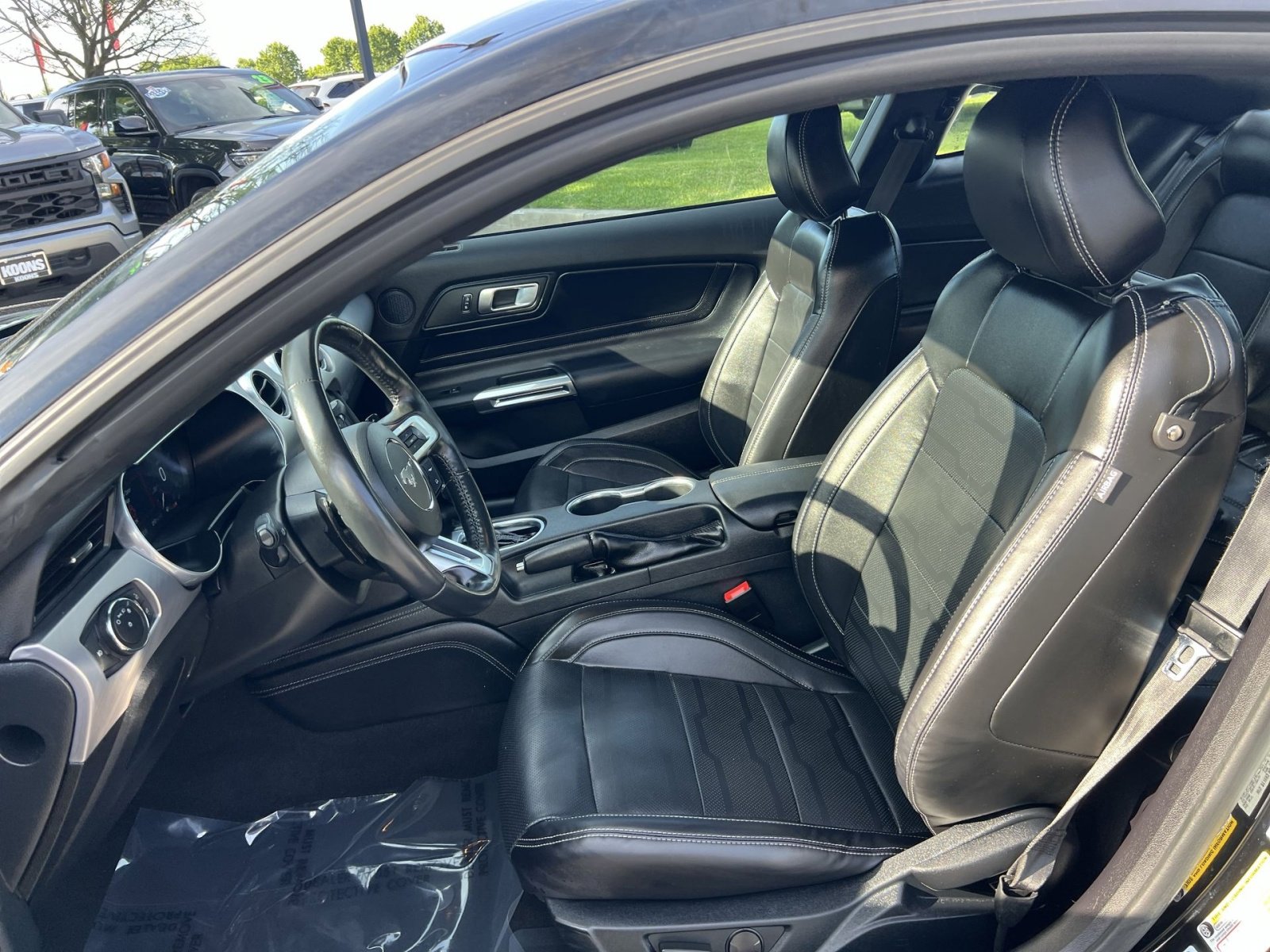 Used 2022 Ford Mustang GT Premium w/ Equipment Group 401A RWD image 13