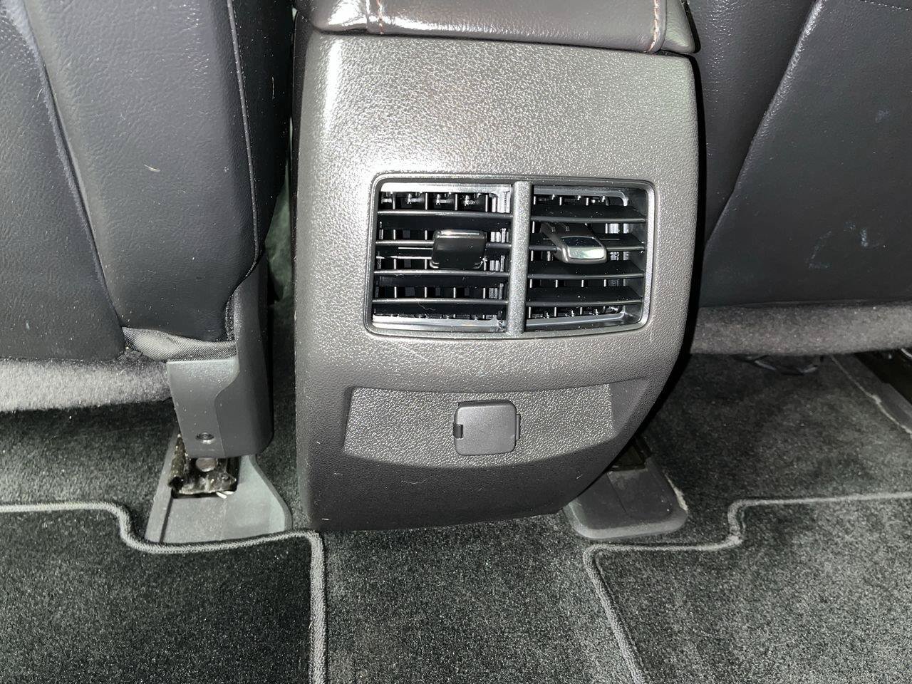 Used 2013 Ford Edge SEL FWD image 12