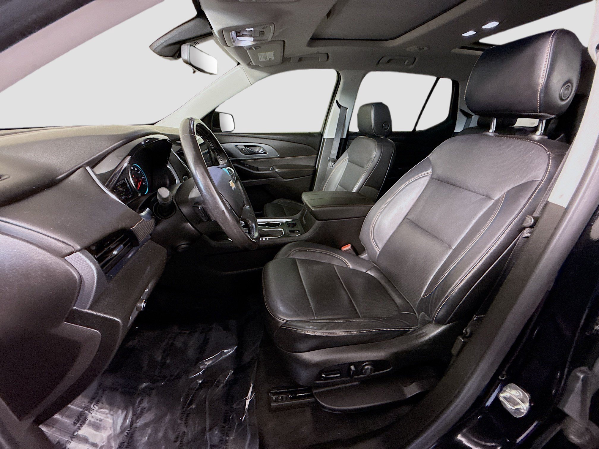 Used 2019 Chevrolet Traverse Premier w/ LPO, Blackout Package FWD image 22